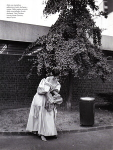 Ball_Gowns_Borthwick_Vogue_Italia_September_1995_10.thumb.jpg.6f081e085386c09e096b8beb145b5233.jpg