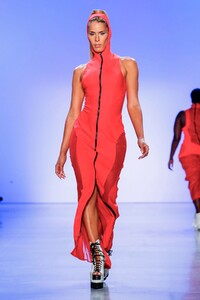 Chromat-RTW-SS20-New-York-5585-1567914571.thumb.jpg.6e7e10241e1b8efe36ce7394103ad16e.jpg