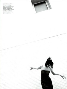 Eleganza_Borthwick_Vogue_Italia_September_1995_08.thumb.jpg.d2401e9f7af08f21ec13f04e6337e0b5.jpg