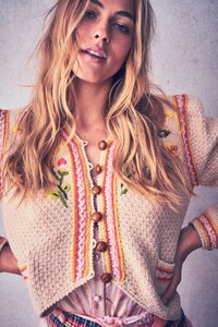 FLYNN-CROPPED-CARDIGAN-OATMEAL-6.thumb.jpg.971446800d49eb7a01227560b37fc29c.jpg