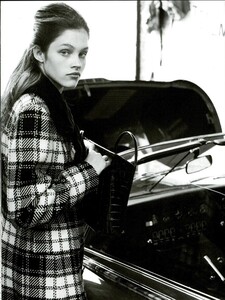 Girl_Weber_Vogue_Italia_September_1995_02.thumb.jpg.ef6a297cb8b619e2aa7400075fa31d02.jpg