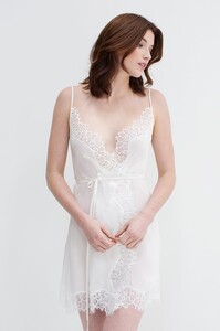 GirlandaSeriousDream_Lacy_and_lace_wrap_slip_wedding.jpg