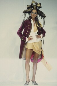 JOHN-GALLIANO-SPRING-1993-RTW-078.thumb.jpg.3019d6d2a8a4fc7d66a83ae3b874ce4b.jpg