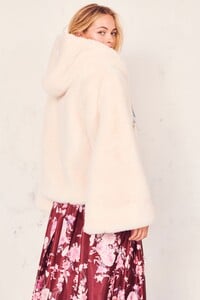 KIERNAN-JACKET-CREAM1.thumb.jpg.7abcbce0c81f3c432bc0c9373baa938b.jpg