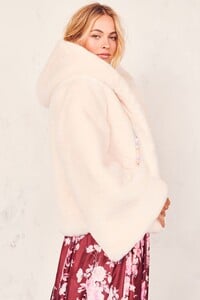 KIERNAN-JACKET-CREAM5.thumb.jpg.ac29abbcde60fda0f052be415eba8a60.jpg