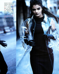 Kirk-Vogue-Italia-March-1991-04.thumb.png.fe95d2fa95adb1993e49a63a8a845de5.png