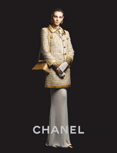 Lagerfeld_Chanel_Pre_Fall_2019_04.thumb.png.73b013572eec9d0fc77d96930a9dbe0d.png