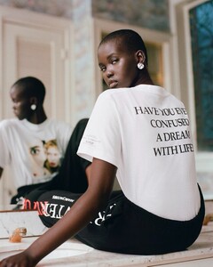 Marc-Jacobs-Girl-Interrupted-Campaign03.jpg