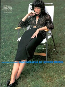 Moderno_Chic_Meisel_Vogue_Italia_Spetmeber_1995_02.thumb.jpg.3f55bf76b3e811edbee22b6574cfb242.jpg