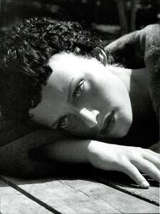Moderno_Chic_Meisel_Vogue_Italia_Spetmeber_1995_09.thumb.jpg.bb936ed930cfbf8a67bc8fe70a60289d.jpg