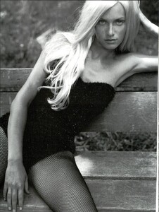 Moderno_Chic_Meisel_Vogue_Italia_Spetmeber_1995_13.thumb.jpg.6cb47571c41d111e9fe970e836deb3ae.jpg