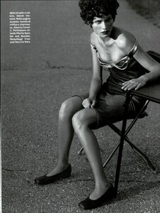 Moderno_Chic_Meisel_Vogue_Italia_Spetmeber_1995_16.thumb.jpg.87086a8b343cb44fa4f5c9e3bccc9318.jpg