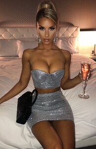 Patrice_Set_-_Silver_Glitter_4_c3a7a652-8c81-4df9-b8d0-0c3ef0340b09.jpg