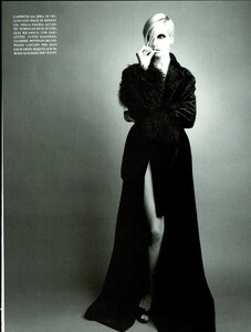 Saikusa_Vogue_Italia_September_1995_06.thumb.jpg.e05c7afb4121d42fdd627129de798511.jpg