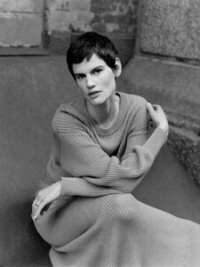 Saskia-de-Brauw-PORTER-Edit-Cover-Photoshoot10.jpg