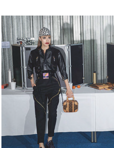 Schorr_Louis_Vuitton_Fall_Winter_19_20_01.thumb.png.506a37e5c8c3ed436d242f6c99ef65b1.png