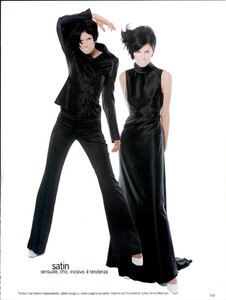 Solo_Nero_Vogue_Italia_September_1995_02.thumb.jpg.7977a47109c166cdea19508b68559c05.jpg