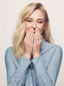 Sophie-Turner-by-John-Russo-2019-for-20th-Century-Fox-Portraits-13.jpg