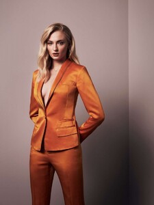 Sophie-Turner-by-John-Russo-2019-for-20th-Century-Fox-Portraits-21.jpg