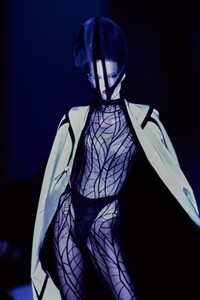 THIERRY-MUGLER-SPRING-1997-RTW-185gartn.jpg