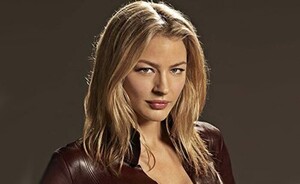 Tabrett-Bethell-photo.thumb.jpg.bd208955b48bba1456833dcbdfc6500d.jpg