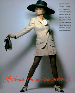 Una-Donna-Demarchelier-Vogue-Italia-March-1991-05.thumb.png.5f63474e32e1b4b1deee1b07e54143d0.png