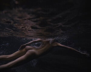Victoria_Germyn_Scott_Mac_Donough_waterfall_jump_286_4x5.thumb.jpg.e1172fc93264c4e61dee8ac3d10b8e34.jpg