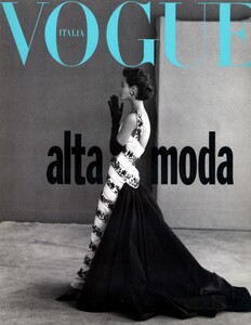 Vogue_Italian_Special.thumb.jpg.fb0559ca866fa80481fd9635f38c8c81.jpg