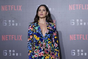 adria-arjona-6-underground-premiere-in-seoul-0.thumb.jpg.abb97304cf54bc1de5760ff7bb5ae110.jpg