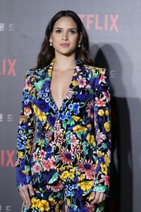 adria-arjona-6-underground-premiere-in-seoul-5.jpg