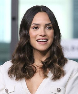 adria-arjona-build-studio-in-nyc-12-11-2019-11.jpg