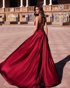 alamourthelabel_50895208_403550837075171_7299127317600169218_n.jpg