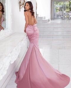 alamourthelabel_69333078_156939192084054_1321840189975756473_n.jpg