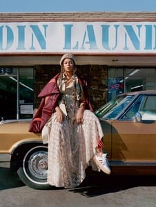 beyonce-elle-uk-january-2020-issue-13.jpg
