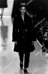donna-karan-ready-to-wear-fall-1995-runway-new-york-shutterstock-editorial-10449599ao.jpg