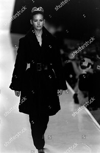 donna-karan-ready-to-wear-fall-1995-runway-new-york-shutterstock-editorial-10449599bh.jpg