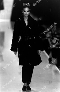 donna-karan-ready-to-wear-fall-1995-runway-new-york-shutterstock-editorial-10449599br.jpg