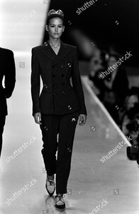 donna-karan-ready-to-wear-fall-1995-runway-new-york-shutterstock-editorial-10449599fu.jpg
