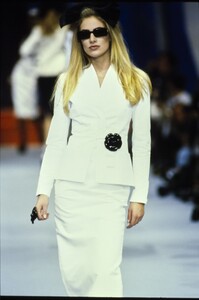 elaine-irwin.thumb.jpg.50de41d81014771391dff3bdef42a871.jpg
