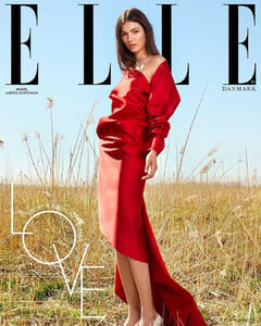 elle-denmark-2019-june-02-fullsize.thumb.jpg.d6d3a665f83a11cd51b2737e61dda5ba.jpg