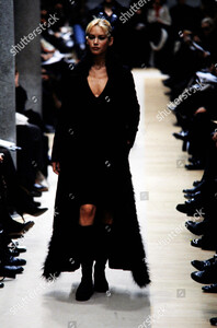 fendi-show-fall-winter-96-97-shutterstock-editorial-10432087bb.jpg