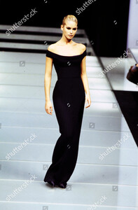 ferre-show-fall-winter-96-97-shutterstock-editorial-10431018ej.jpg