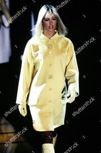 gianni-versace-fall-1995-ready-to-wear-runway-show-shutterstock-editorial-10434054cm.jpg