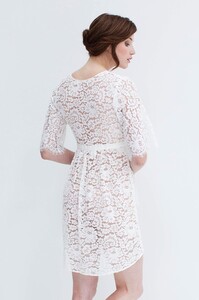 girlandaseriousdream_elizabeth_lace_robe_off_white_high_low_back.jpg