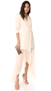haute4182023990_q4_2-0.jpg