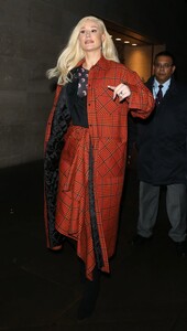 iggy-azalea-in-a-tartan-coord-and-midi-skirt-london-11-25-2019-3.jpg