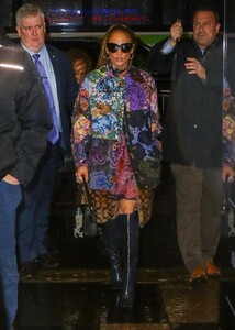 jennifer-lopez-arriving-to-appear-on-the-tonight-show-starring-jimmy-fallon-12-02-2019-8.jpg