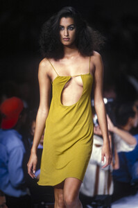 john-galliano-ss-1991-3.thumb.jpg.7d4426187417abc48fc5a234971e84e2.jpg