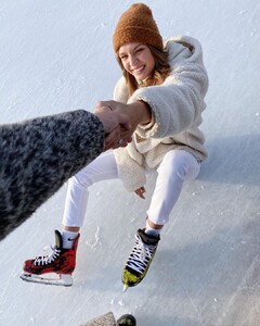 josephineskriver_79596578_126325272156033_6486710473833411722_n.jpg