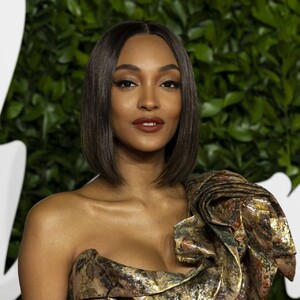 jourdan-dunn-fashion-awards-2019-red-carpet-in-london-2.jpg